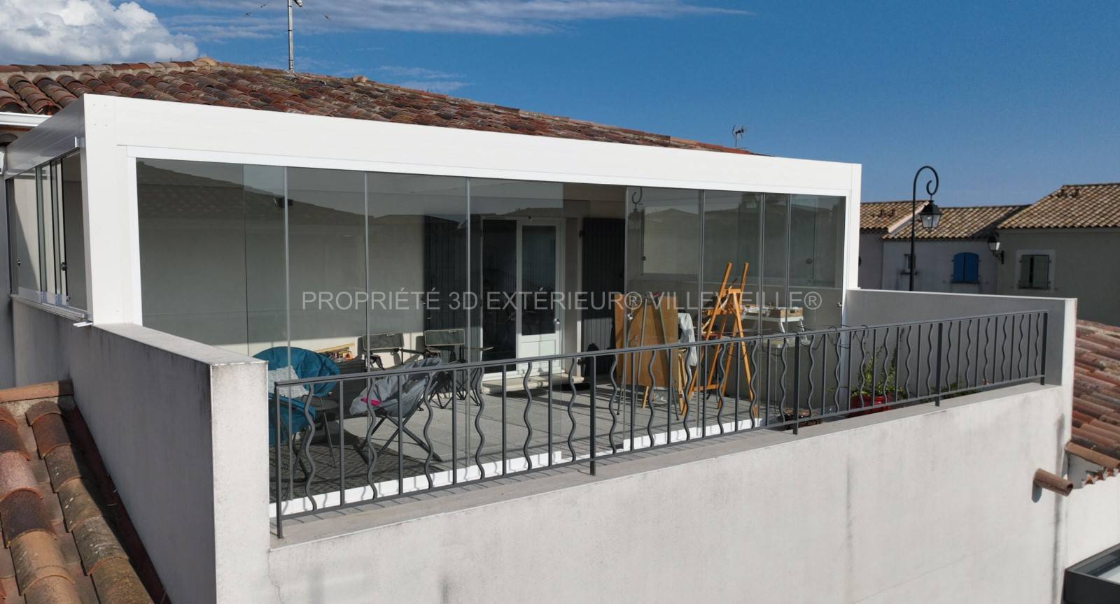 Installation sur mesure d'une pergola avec vitrage coulissant à Aigues-Mortes Gard