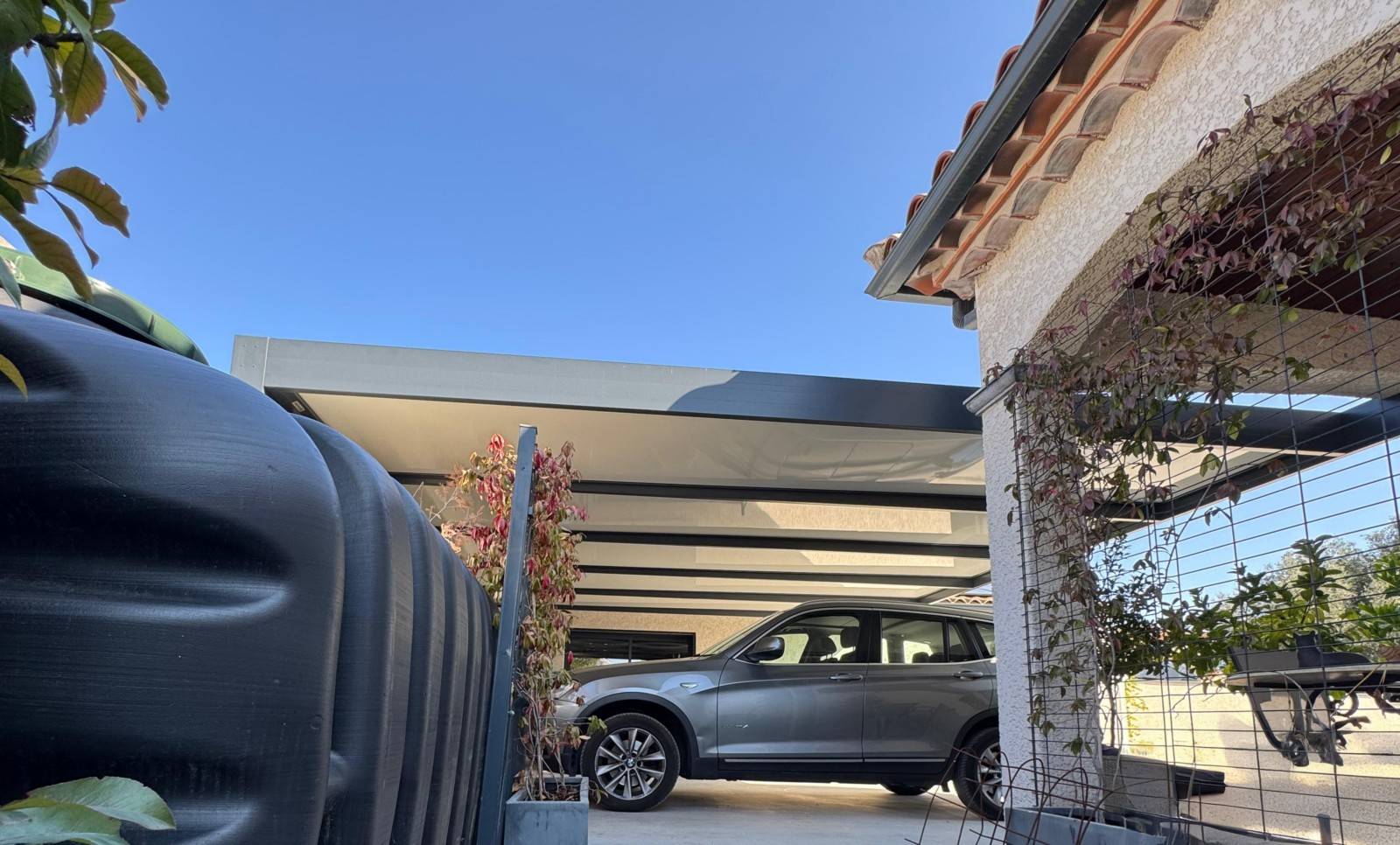 Carport adossé aluminium pour deux voitures sur mesure 7X6 à Alès dans le 30