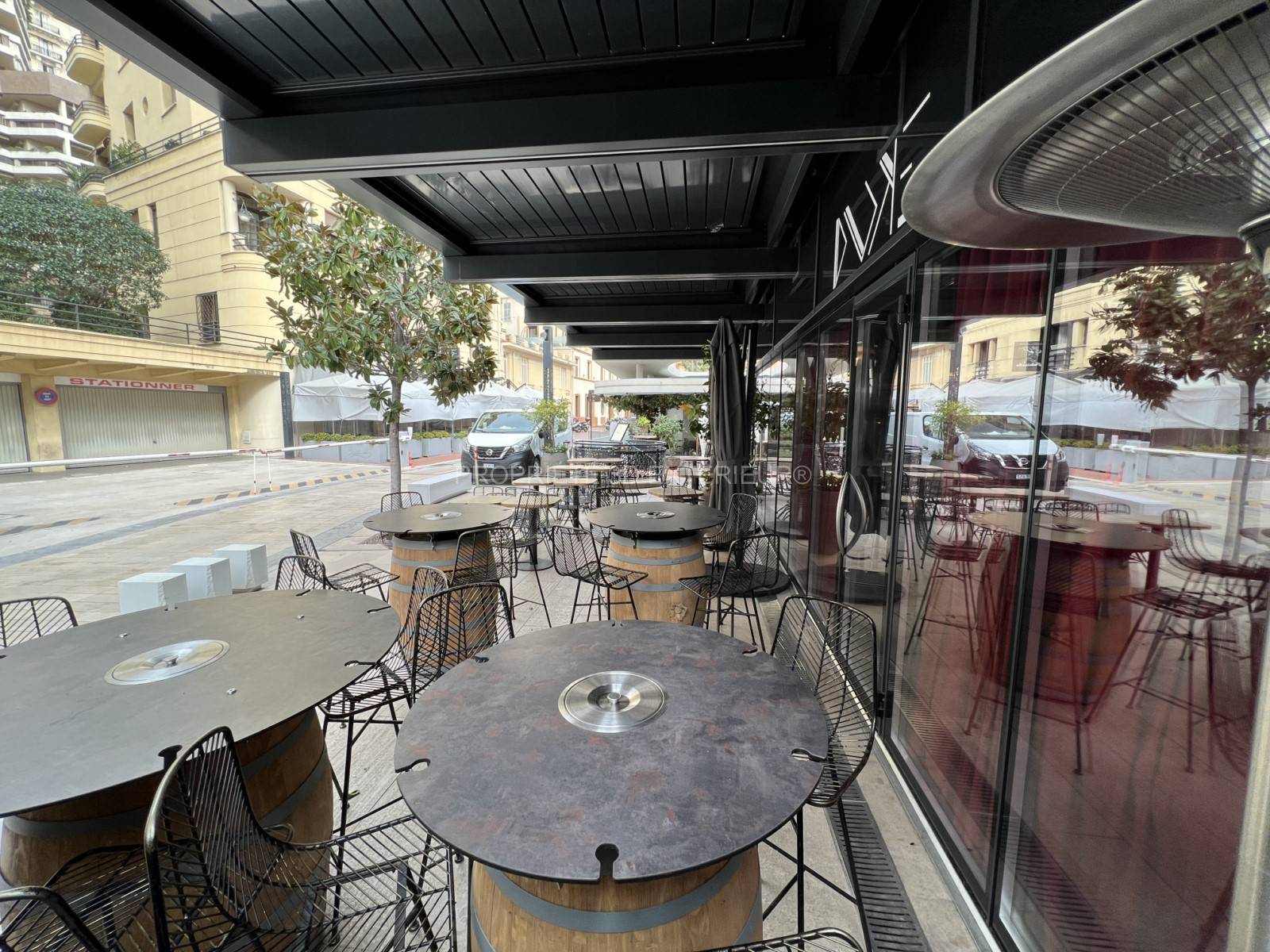 Installation pergola lamas orientables à la principauté de Monaco