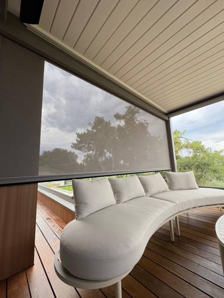 Conception sur mesure d'une pergola aluminium 6X4 installée à Montpellier dans l'Hérault par 3D EXTERIEUR 