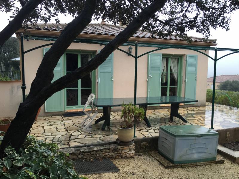 Photo avant l'installation d'une pergola à lames orientables aluminium sur mesure à Nîmes dans le Gard