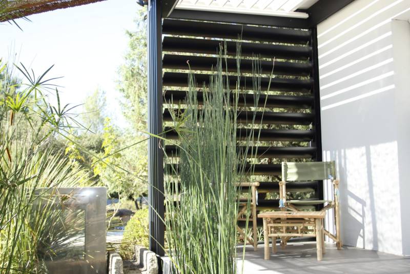 Réalisation d'un BSO sur mesure conçu pour s'intégrer à une pergola existante à Villevieille dans le Gard