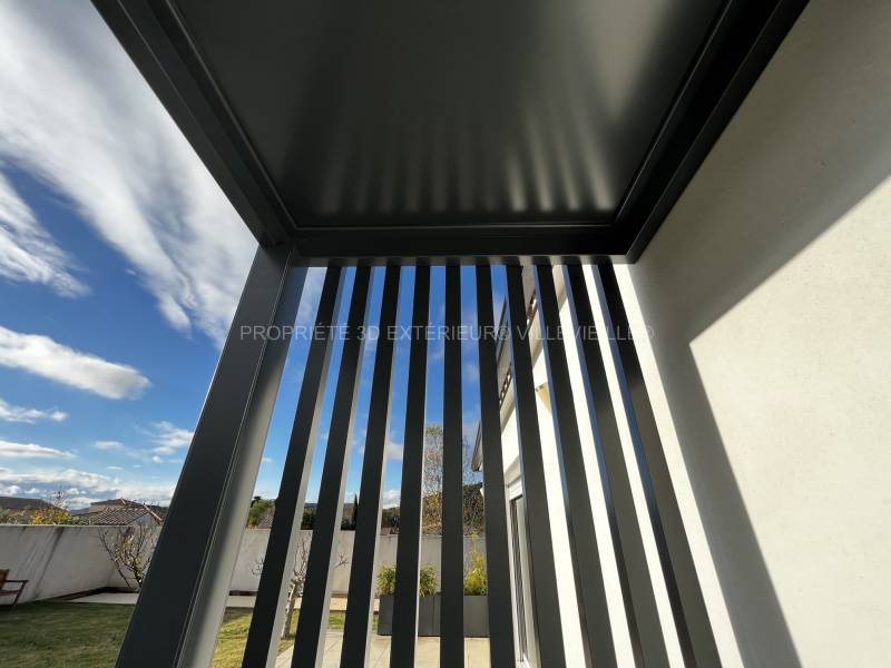 Conception et fabrication sur mesure d'un auvent en aluminium à Monmirat (30)