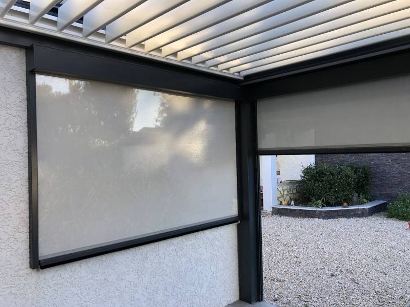 Fabrication sur mesure d'une pergola aluminium à lames orientables pose adossée à Redessan dans le Gard 
