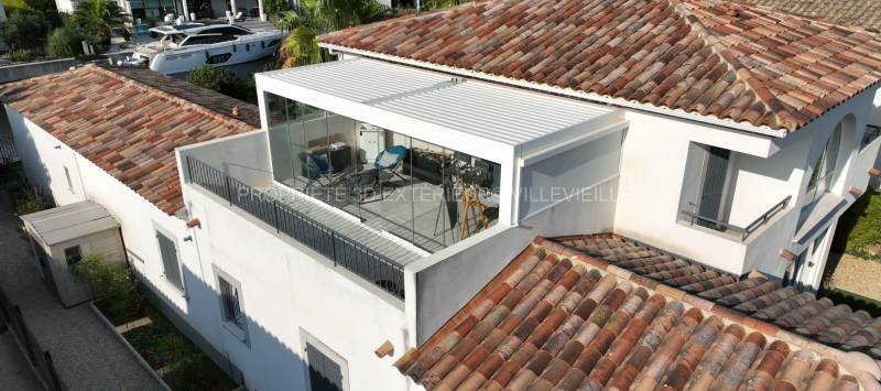 Rideau de verre coulissant pour pergola bioclimatique par 3d Extérieur près du Grau-du-Roi