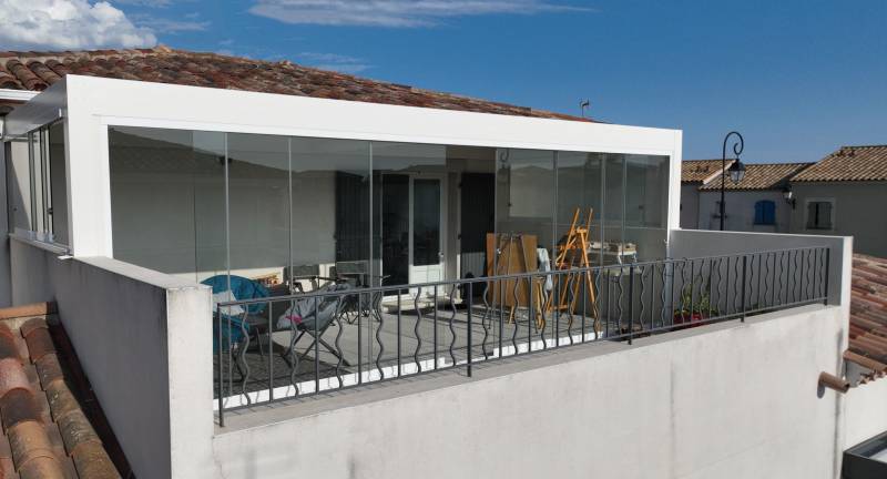Protégez vous de la pluie et du vent avec nos vitrages installation près du Cailar 30