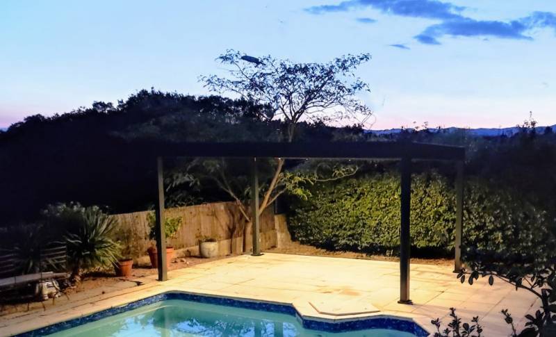 Conception d'une pergola à lames orientables aluminium sur mesure 5X3 à Alès dans le 30