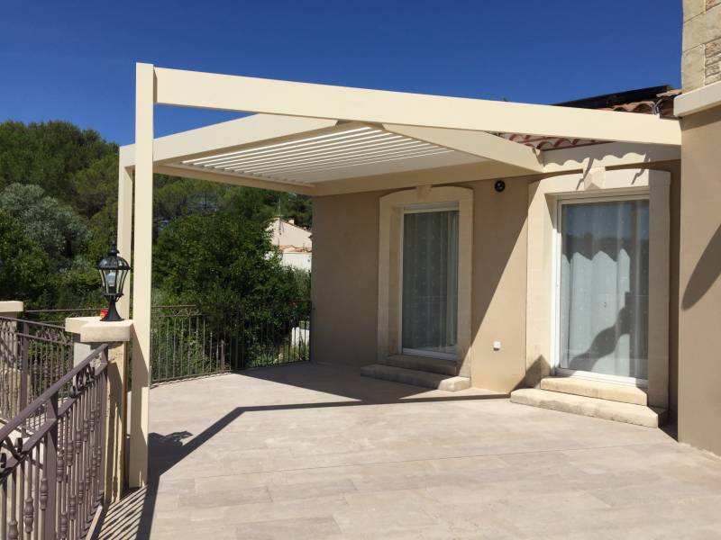 Conception et installation d'une pergola bioclimatique sur mesure 6X5 à Congénies dans le Gard