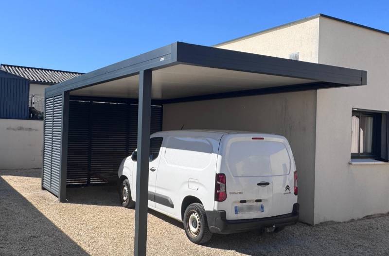 Conception sur mesure d'un carport aluminium pose adossée à Uzès dans le 30