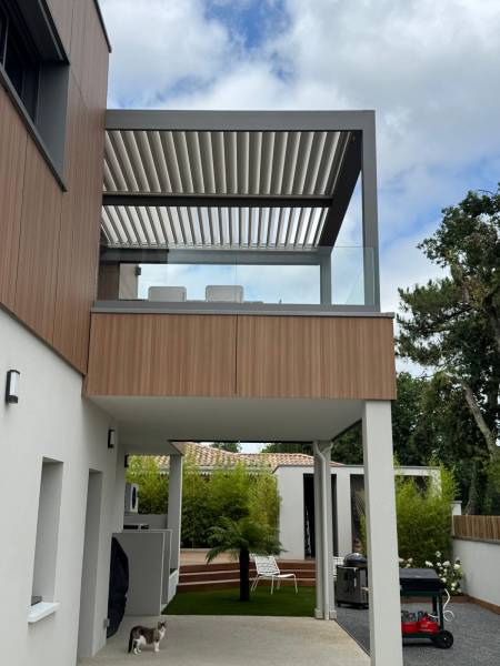 Vente et installation d'une pergola bioclimatique alu 6X4 fabriquée sur mesure à Montpellier dans le 34 par 3D EXTERIEUR