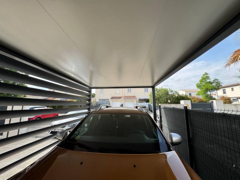 Fabrication sur mesure d'un carport pour voiture avec BSO à Uzès dans le Gard