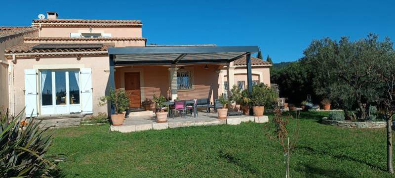 Conception sur mesure d'une pergola bioclimatique alu 6X4 avec pose adossée à Nîmes par 3D EXTERIEUR dans le 30