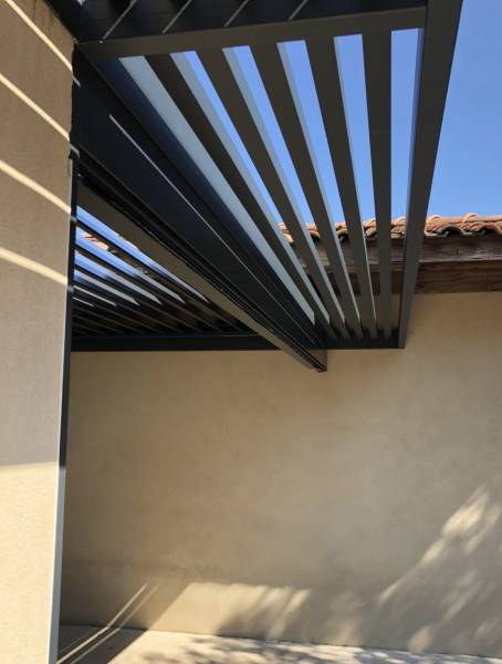 Solution esthétique et originale avec l'option imposte en aluminium à Uzès dans le Gard