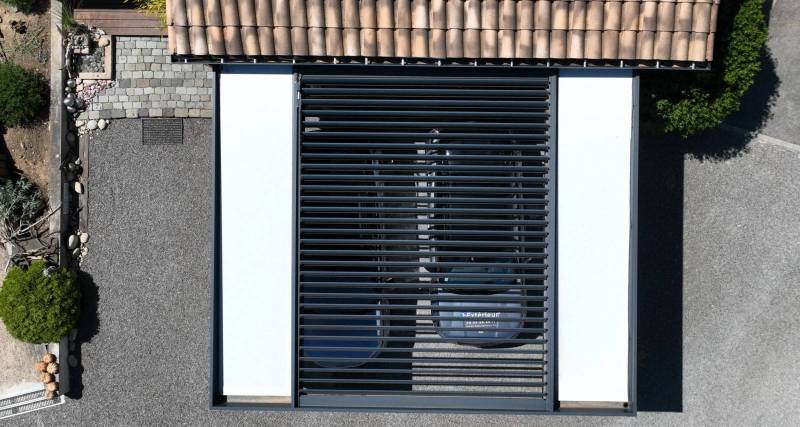 Conception et pose d'un carport pergola fabrication française en Occitanie