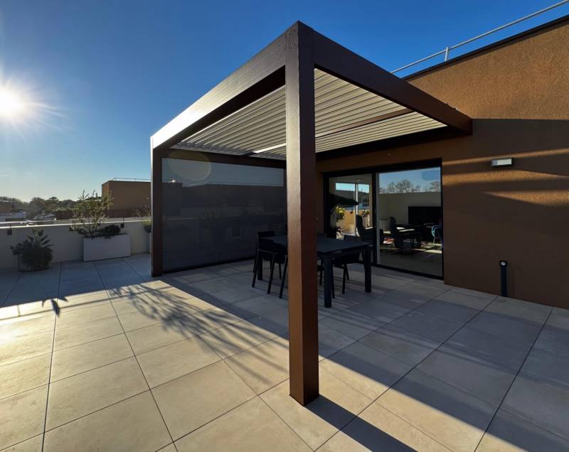 Réalisation d'une pergola bioclimatique sur mesure à Castries (34)