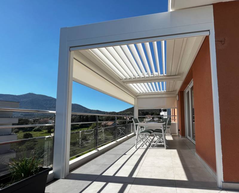 Aménagement d'une pergola lames orientables sur terrasses Ajaccio près de Propriano (20)