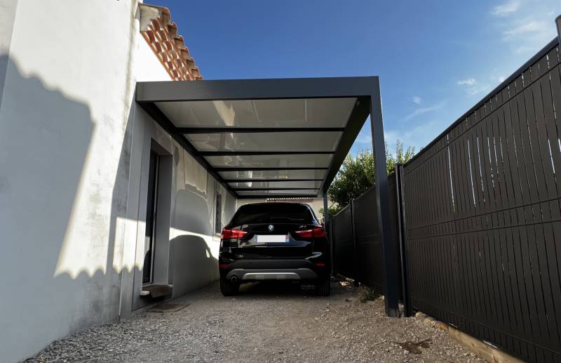 Artisan pour installation d'abri de voiture sur mesure Avignon
