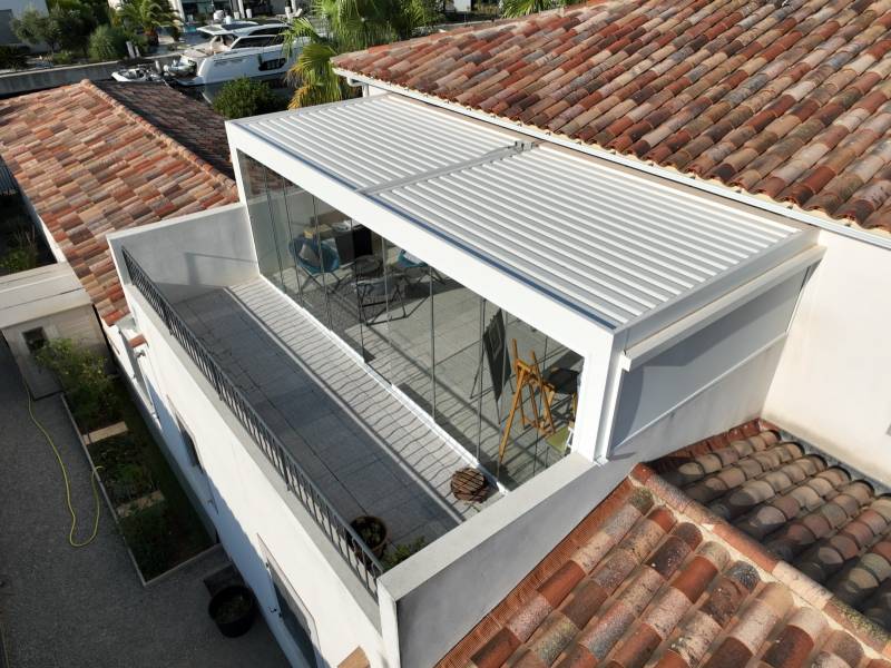 Transformer sa terrasse vue panoramique pergola paroi vitrée à Aigues Mortes 30