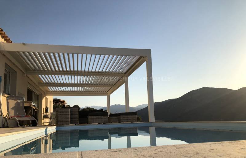 Installation sur mesure pergola adossée à Sagone près d'Ajaccio en Corse 