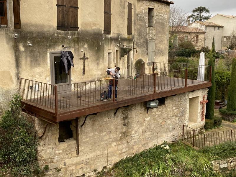 La Crêperie Les korrigans du Vidourle située sur la commune de Sommières dans le département du Gard (30) Occitanie, fait peau neuve avec sa terrasse Bioclimatique