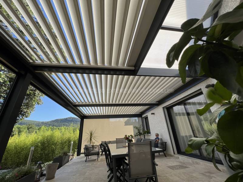 Professionnel pour conception et fabrication d'abri solaire Occitanie
