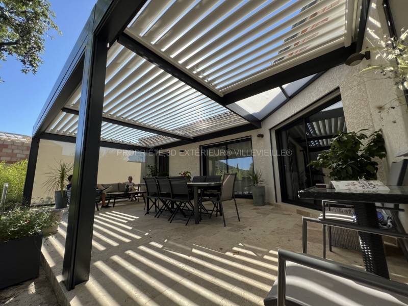 Fabrication d'une pergola adossée en aluminium dans le Gard 30