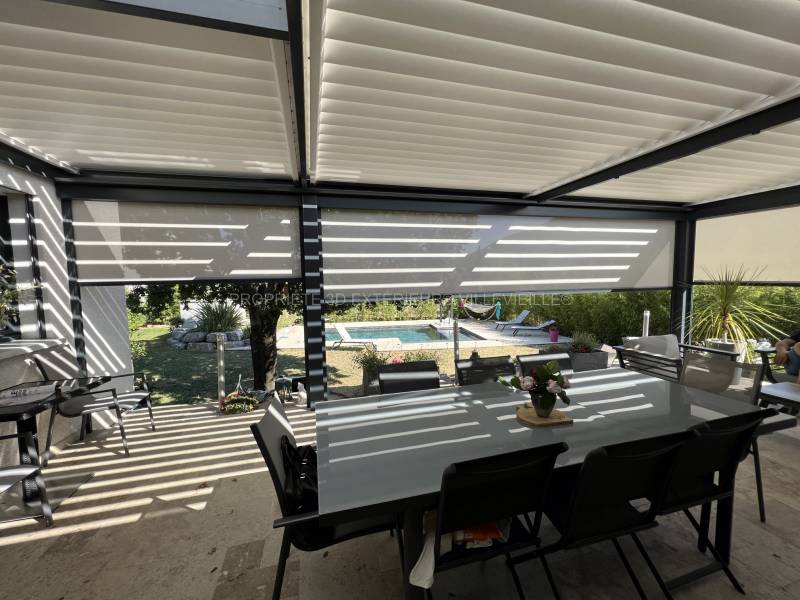 Conception et pose d'une pergola bioclimatique sur mesure à Sauve dans le Gard