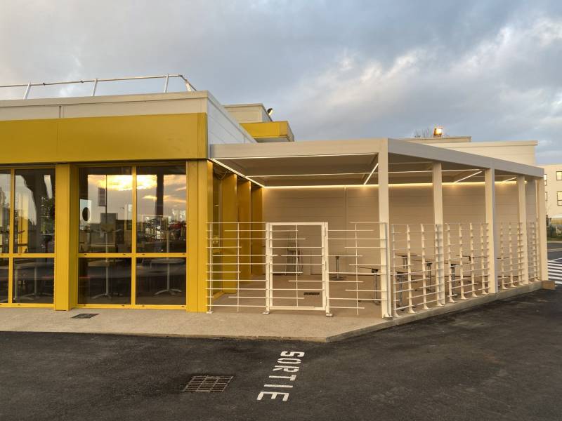 Option bandeau LED un éclairage d'ambiance pour pergola dans l'Hérault