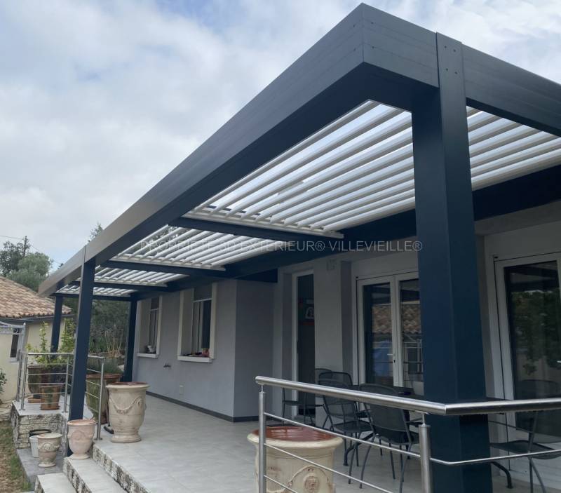 Réalisation pergola alu fabrication Française implantée à Nîmes dans le Gard