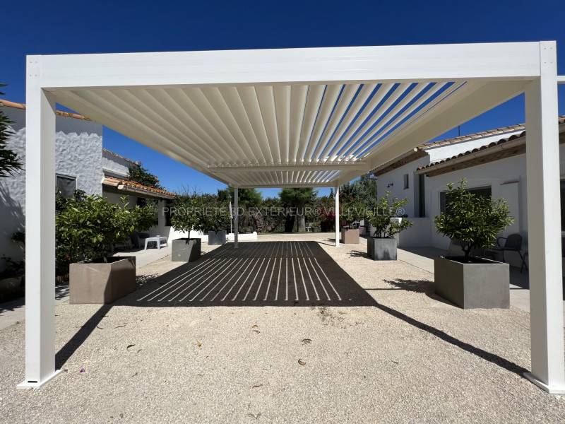 Installation de pergola aux Saintes Maries de la Mer