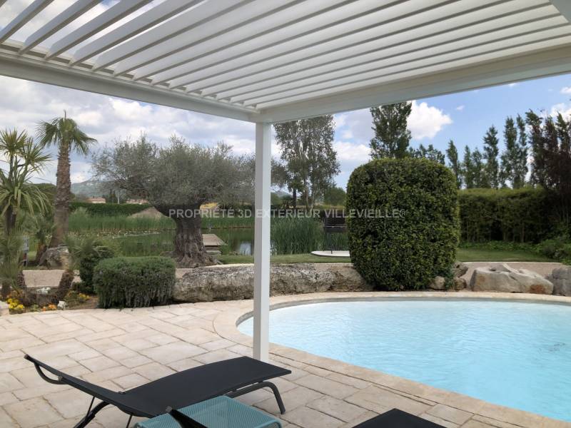 Pose d’une pergolas Bioclimatique équipée de Brumisation design