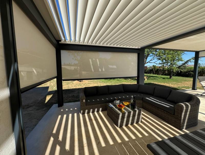 Fabricant de pergolas bioclimatiques sur mesure aluminium et installation à Nîmes dans le 30