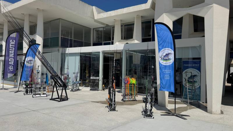 Conception sur mesure d'une pergola professionnelle pour un commerce à La Grande Motte dans le 34