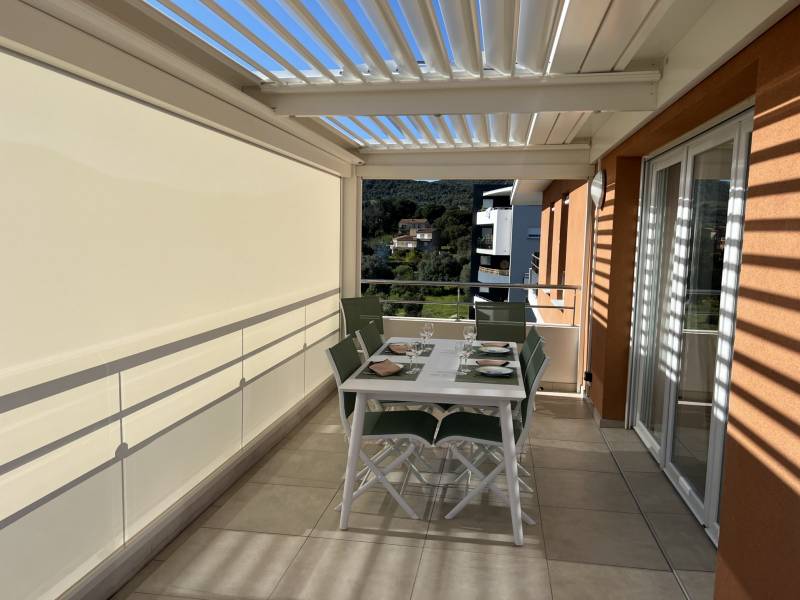 Maximiser les apports calorifiques naturels avec notre pergola installée à Ajaccio en Corse du sud 