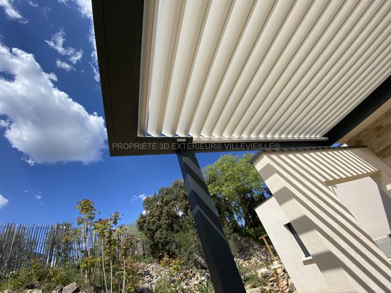 Pergola évolutive de fabrication française motorisée ou manuelle structure en aluminium sur-mesure ou standard Nîmes dans le Gard (30)