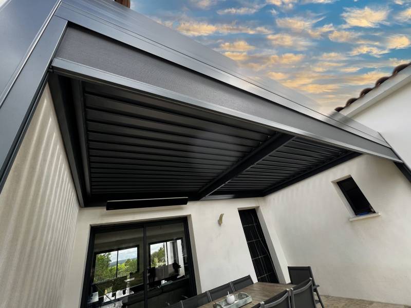 Pergola deux modules indépendants installation à Souvignargues proche de Villevieille Occitanie