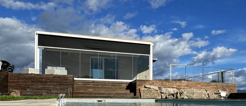 Pergola adossée sur mesure conception et pose près de Ocana Corse