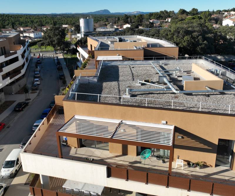 Demander un devis pour la pose d'une pergola en alu sur mesure à Castries