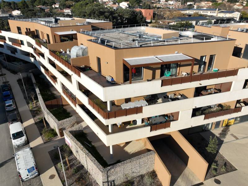 Artisan pour pose de pergola en aluminium sur mesure à Castries Hérault