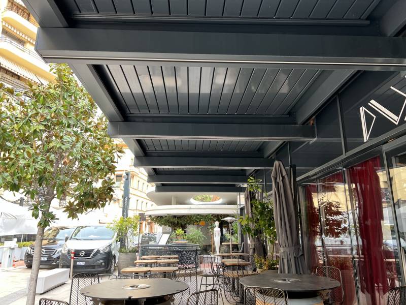 Transformation Haut de gamme des terrasses de l'Esplanade du Portier avec des pergola  gamme à Monaco 