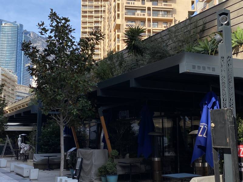Pergola bioclimatique pose et conception Haut de gamme pour terrasses de restaurants à Monaco