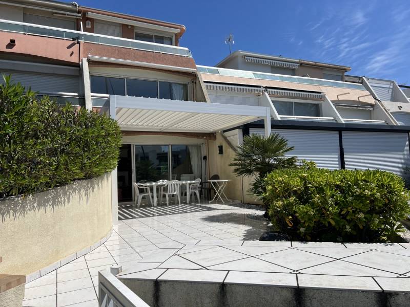 Artisan pour fabrication de pergola sur mesure à Port Camargue  Gard