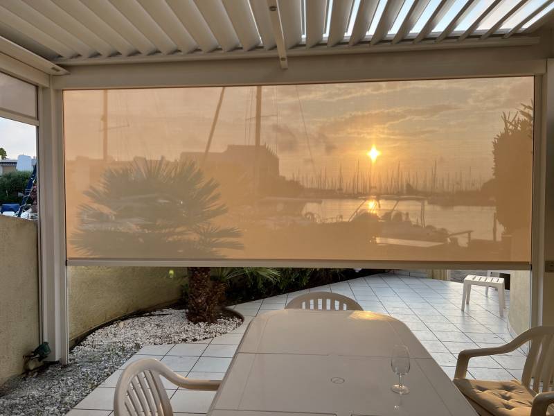 Conception d'une pergola adossée à un mur à Port Camargue dans le Gard