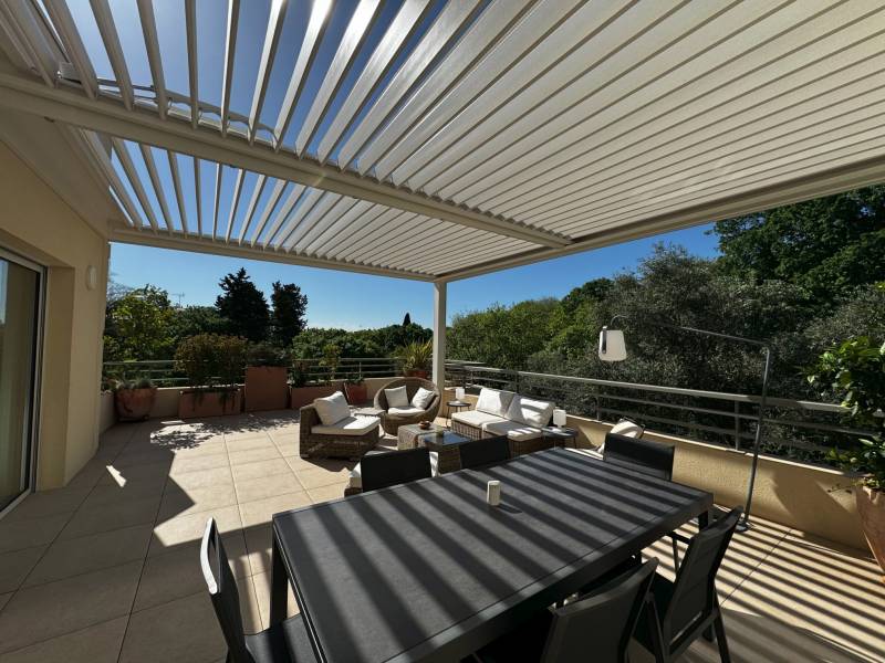 Caractéristiques techniques de la pergola bioclimatique proposée par 3D Extérieur