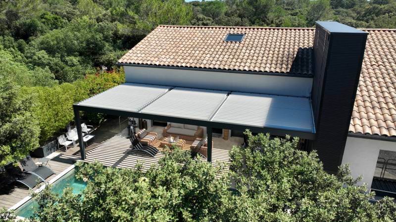 Fabricant de pergola à lames orientables sur Villevieille et Gard