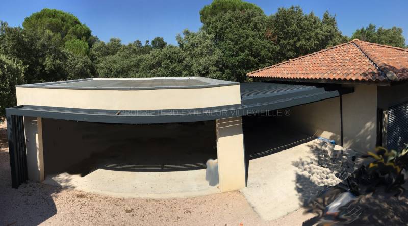 Implantation d’une PERGOLA BIOCLIMATIQUE lames orientables gris anthracite AVEC BOUCLIER RAL 7016 entre Alès et Nîmes 30