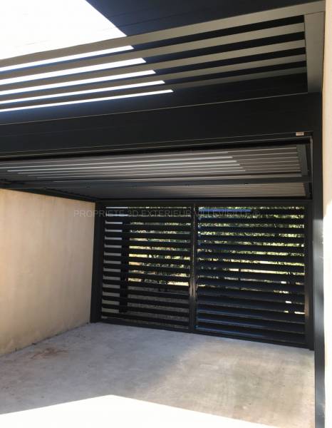 Implantation d’une PERGOLA BIOCLIMATIQUE avec impost et BSO Gris anthracite à Uzès Occitanie