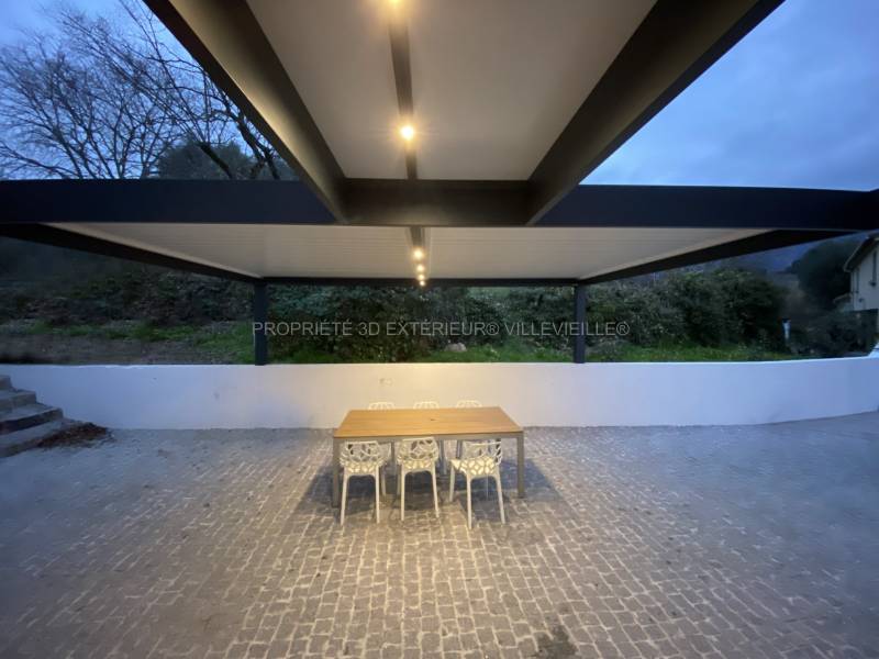 Conception et réalisation d’une pergola bioclimatique à lames orientables située à Afa en Corse