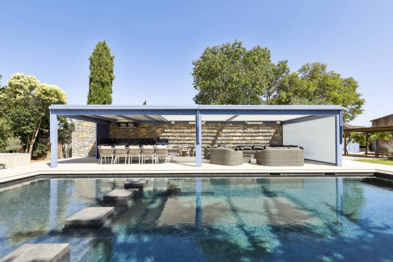Installation d'une Pergola Bioclimatique en Aluminium à Uzès dans le Gard proche d'Alès Gard