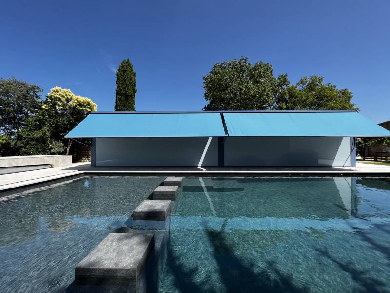 Installation de stores à projection pour une terrasse près d'Uzès 30